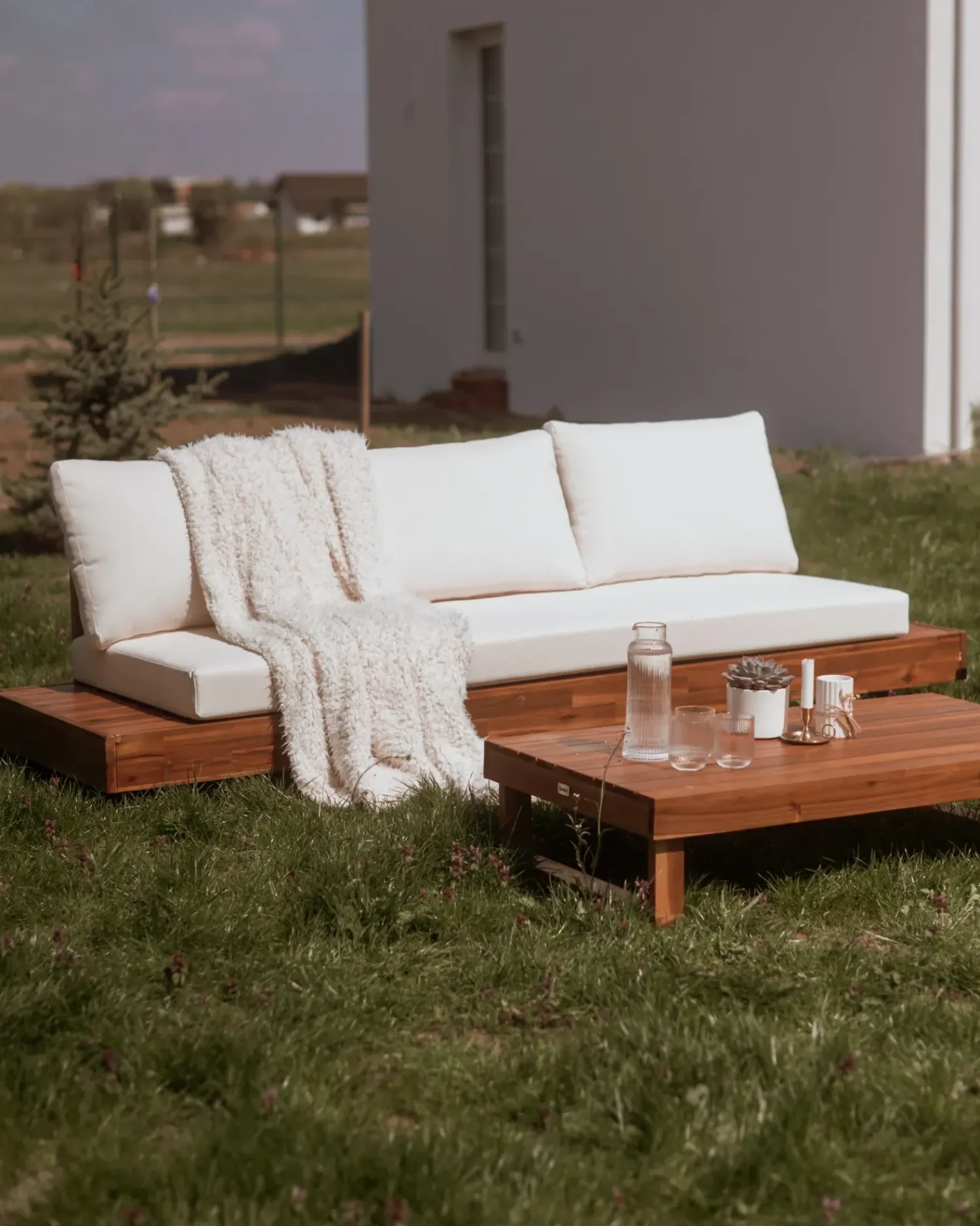 New Beliani Set da giardino con tavolo 5 posti MARETTIMO Legno di acacia certificato Marrone Bianco Marrone