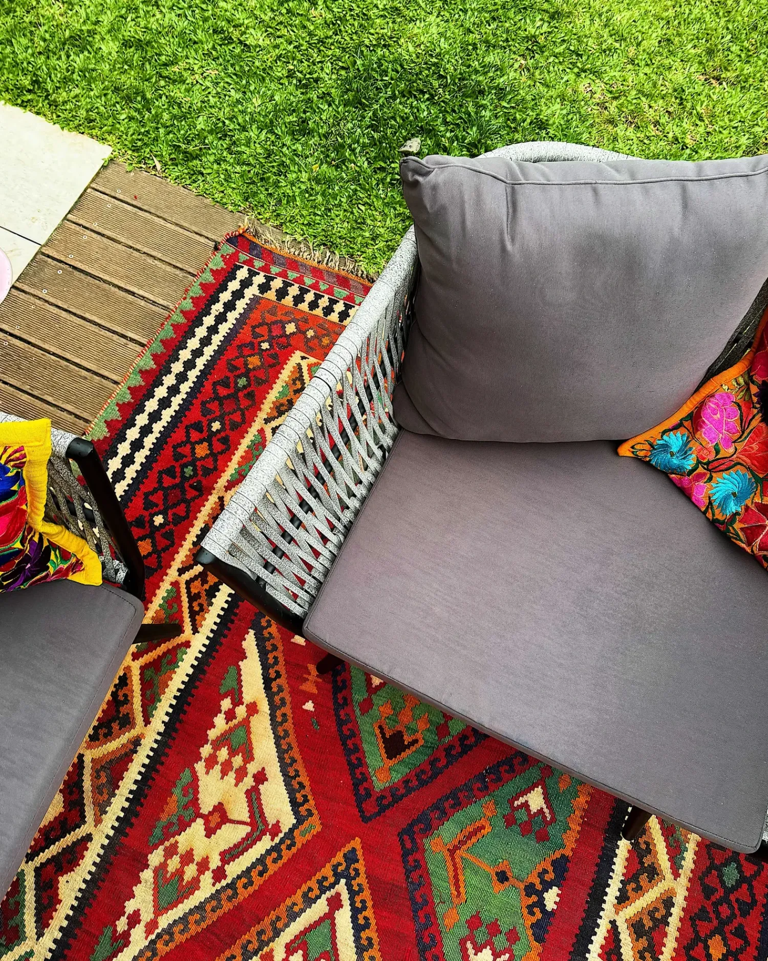 Sale Beliani Set da giardino con tavolo 4 posti RAGUSA Rattan sintetico (PE) Grigio Grigio Nero