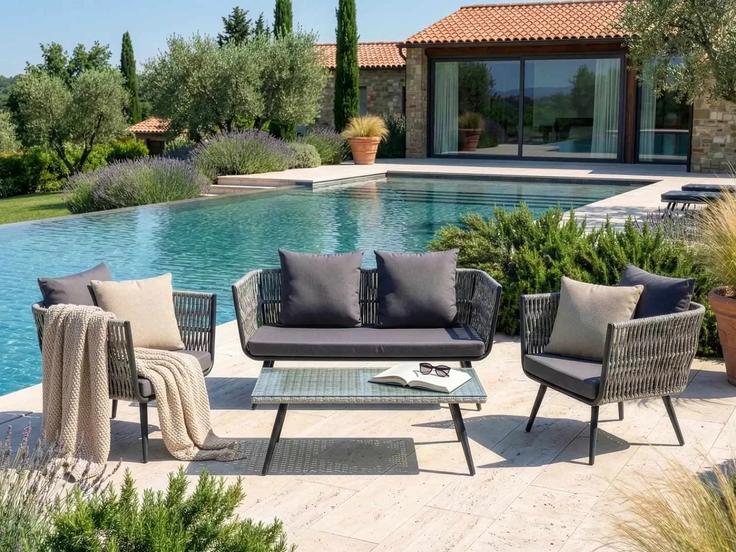 Sale Beliani Set da giardino con tavolo 4 posti RAGUSA Rattan sintetico (PE) Grigio Grigio Nero
