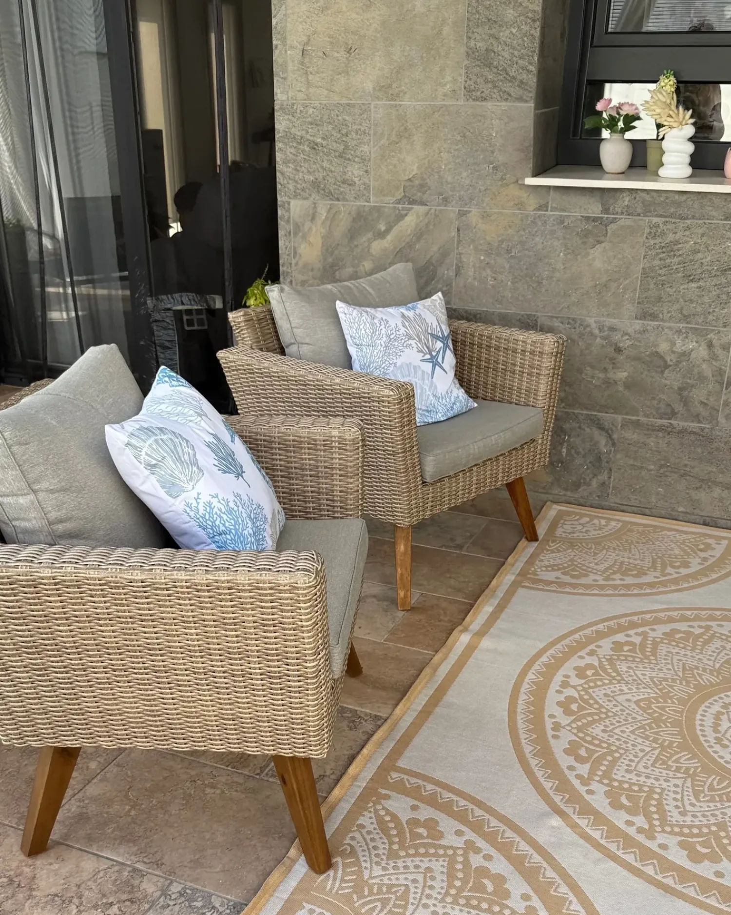 Online Beliani Set da giardino con tavolo 5 posti VITTORIA Rattan sintetico (PE) Grigio Beige Naturale Marrone Grigio