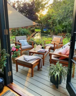 Outlet Beliani Set da giardino con tavolo 4 posti MANILA Legno di acacia certificato Marrone chiaro Grigio Marrone