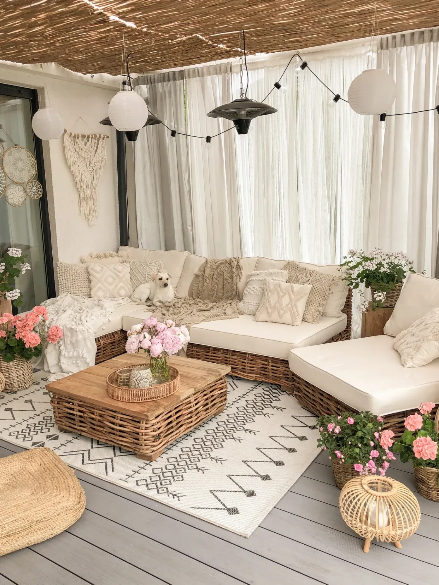 Sale Beliani Set da giardino con tavolo 4 posti VARALLO Modulare Rattan Naturale Bianco Marrone