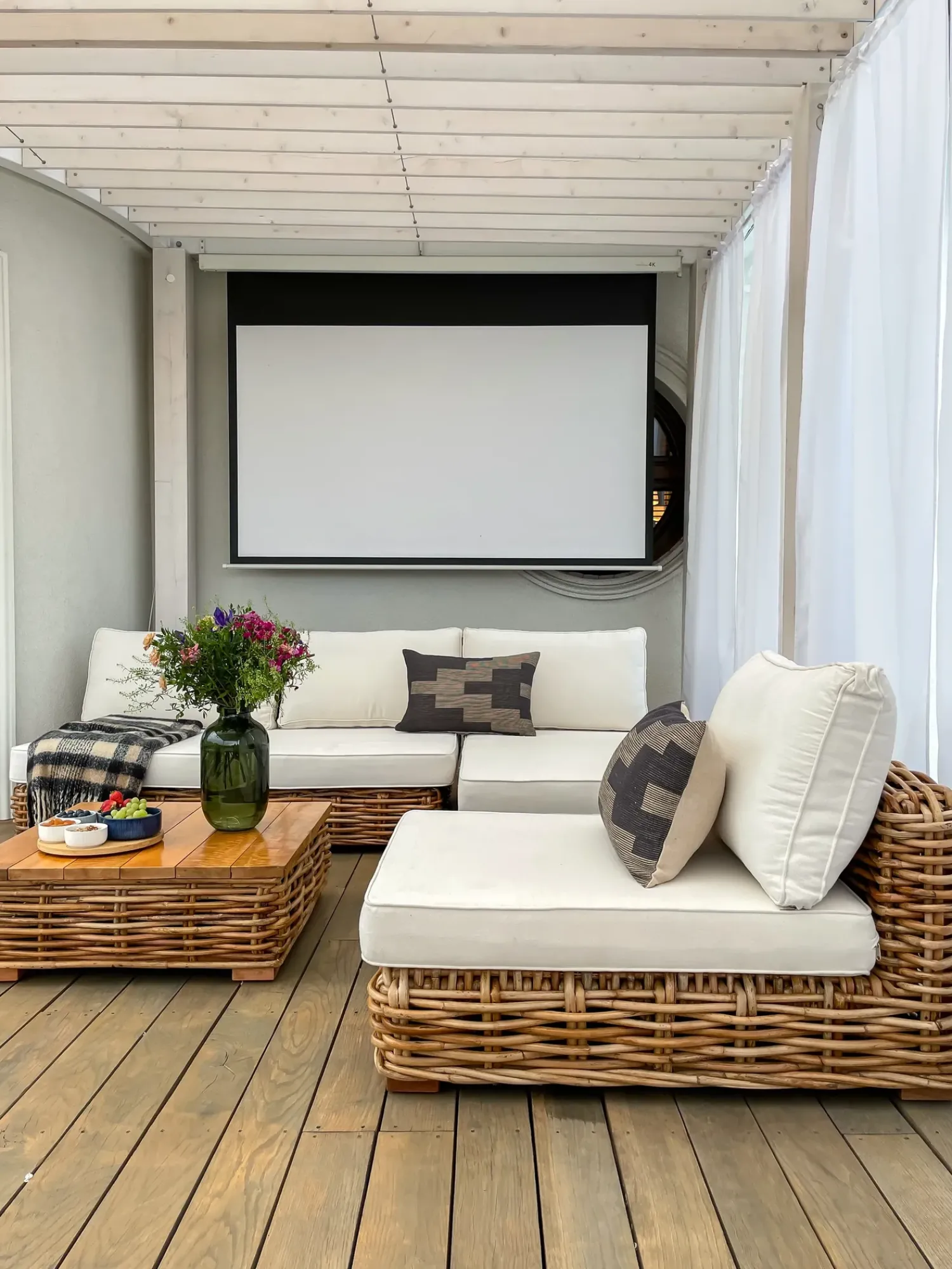 Sale Beliani Set da giardino con tavolo 4 posti VARALLO Modulare Rattan Naturale Bianco Marrone