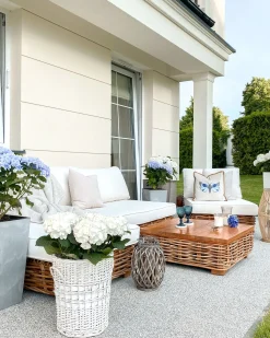 Sale Beliani Set da giardino con tavolo 4 posti VARALLO Modulare Rattan Naturale Bianco Marrone