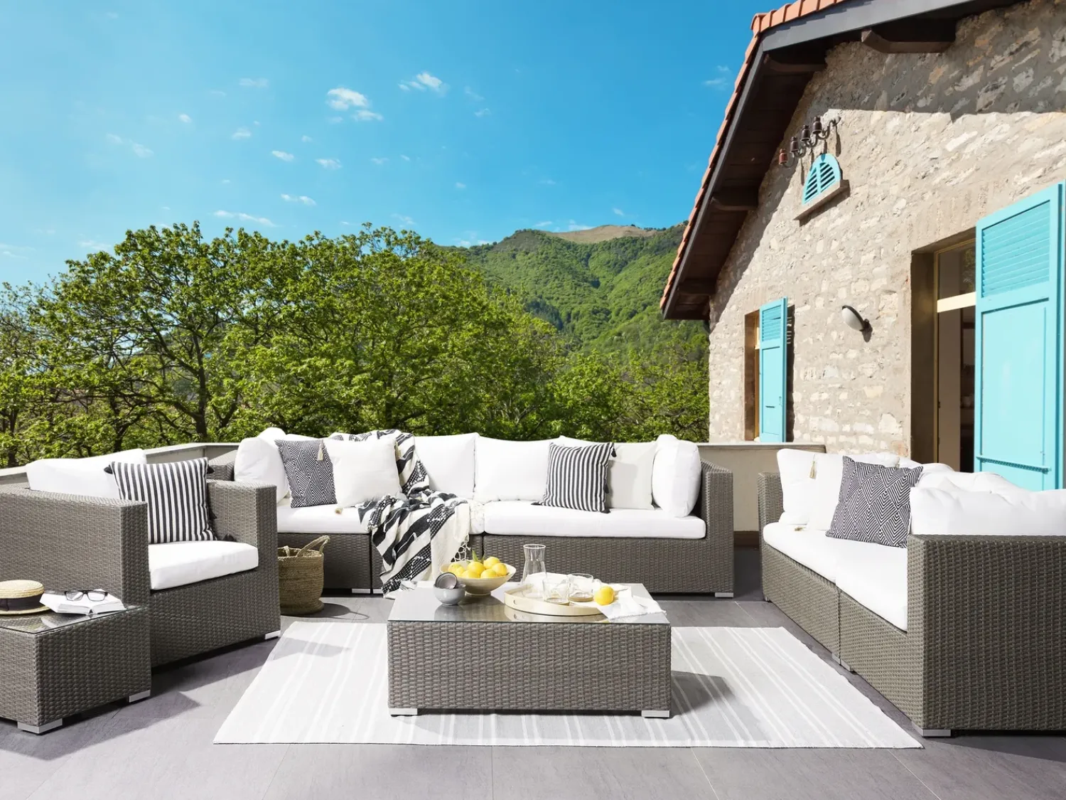 Beliani Set da giardino con tavolo 8 posti MAESTRO Modulare Rattan sintetico (PE) Tortora Bianco Grigio
