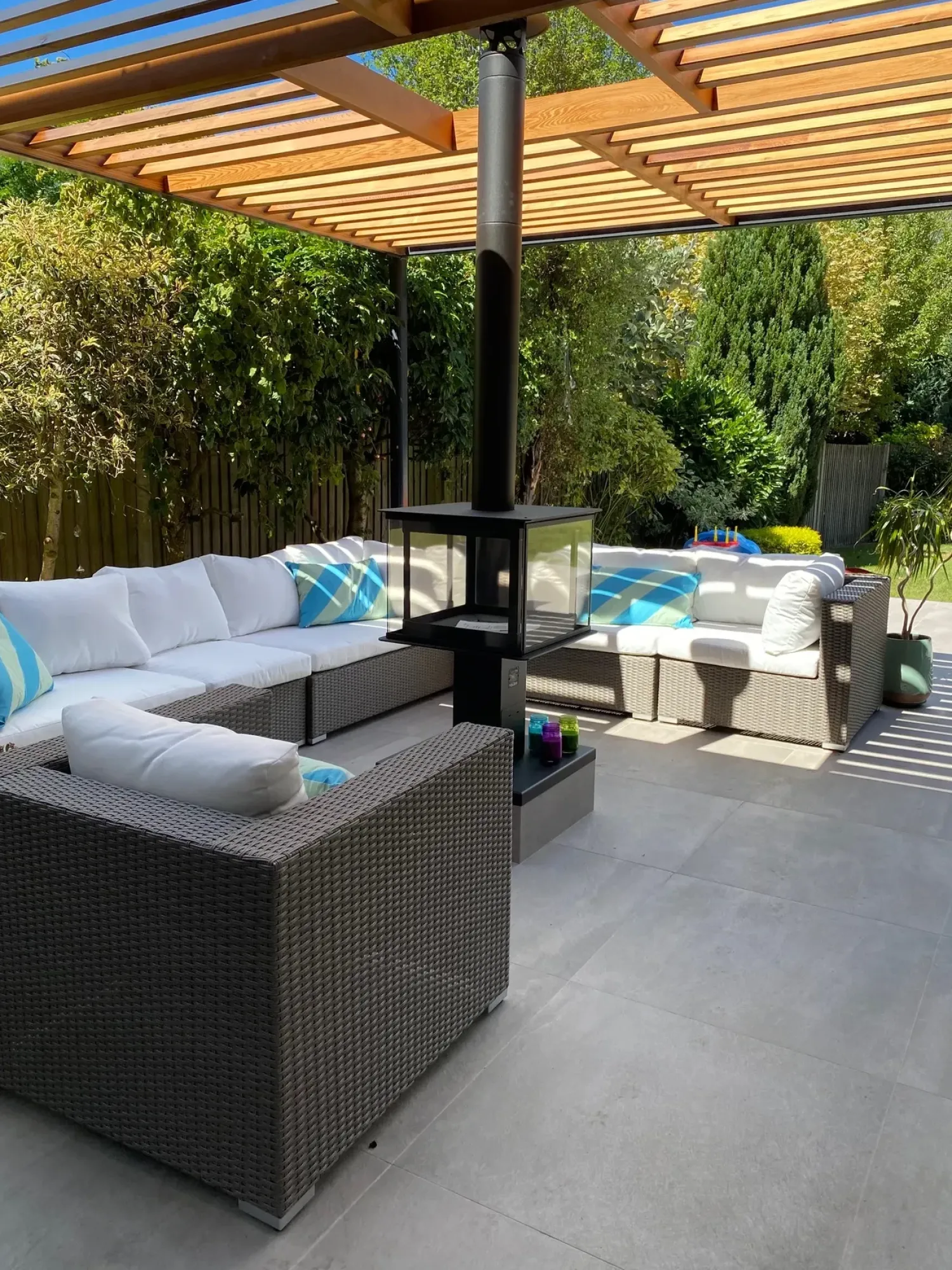Beliani Set da giardino con tavolo 8 posti MAESTRO Modulare Rattan sintetico (PE) Tortora Bianco Grigio