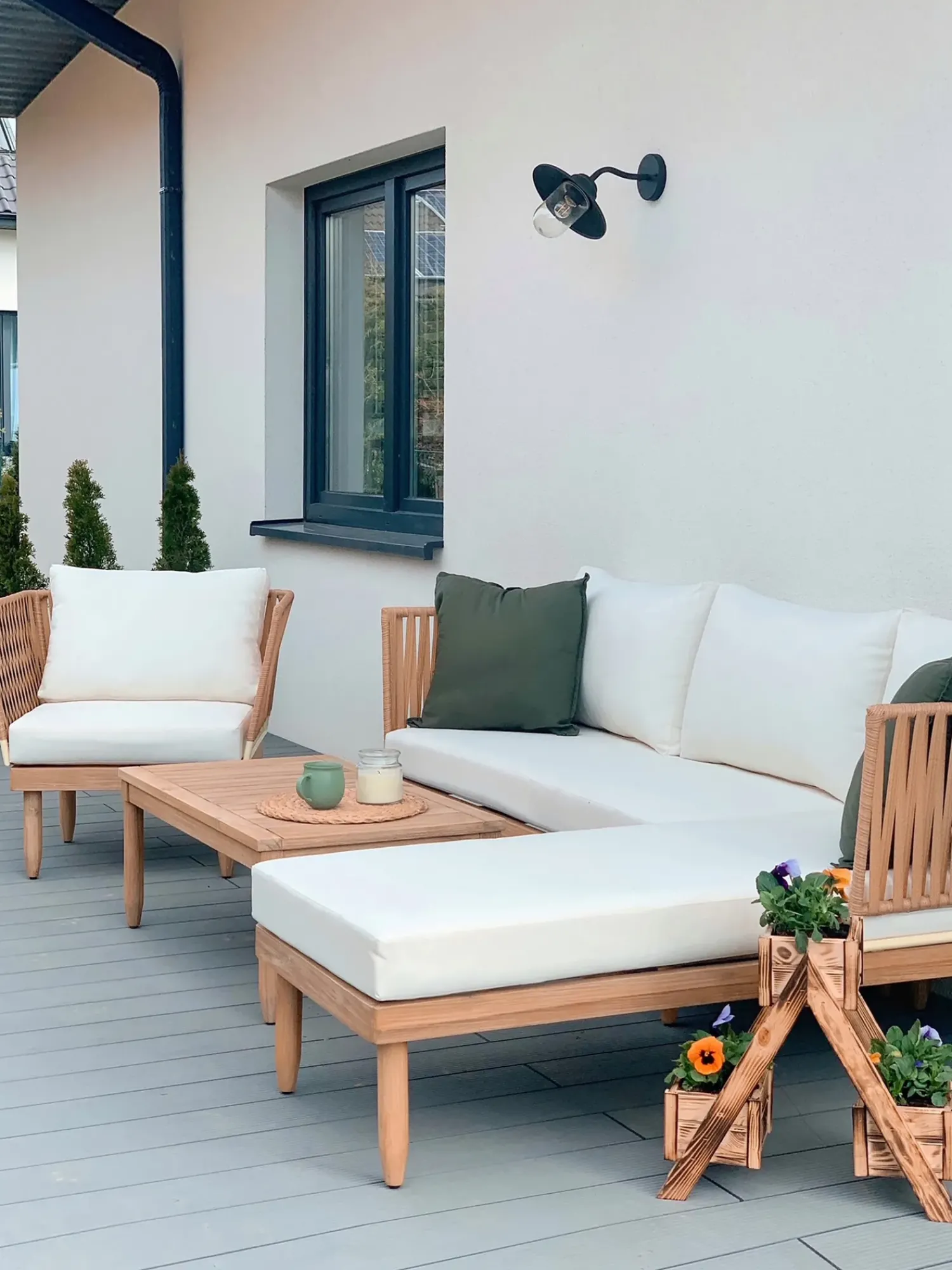 Hot Beliani Set da giardino con tavolo 4 posti CREMONA Legno d'acacia Bianco sporco Bianco Marrone