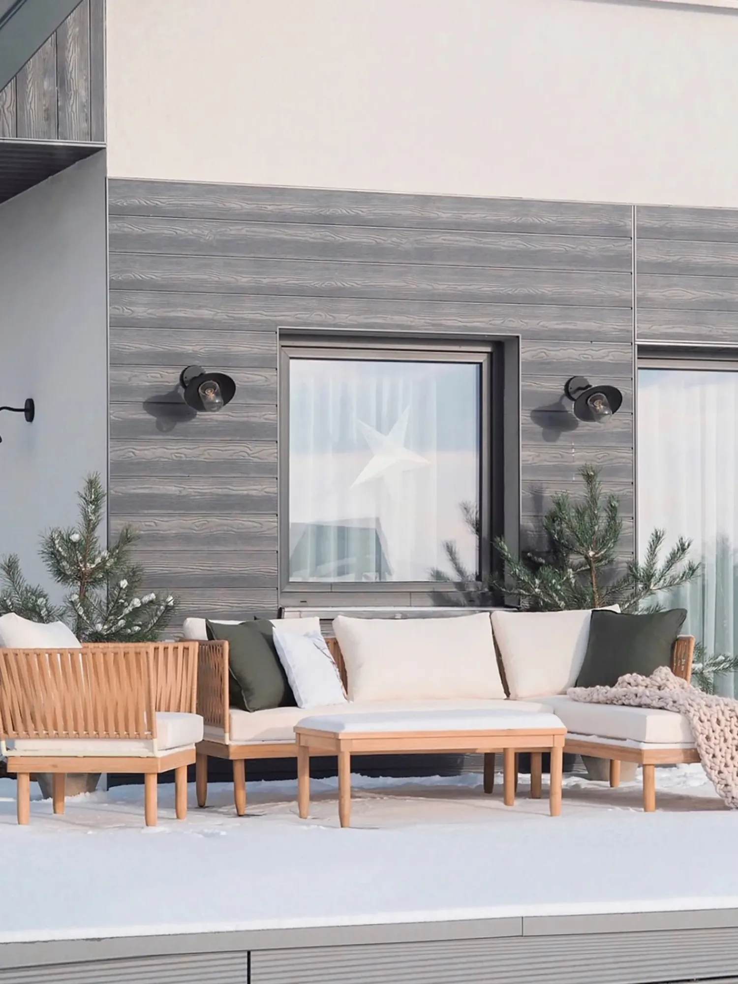 Hot Beliani Set da giardino con tavolo 4 posti CREMONA Legno d'acacia Bianco sporco Bianco Marrone