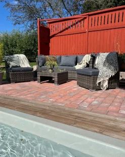Hot Beliani Set da giardino con tavolo 6 posti CORTE Modulare Rattan sintetico (PE) Marrone scuro Marrone Grigio