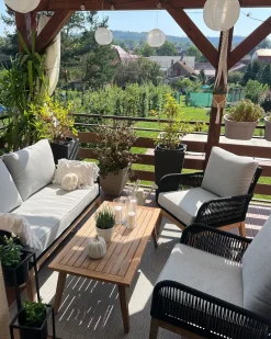 Beliani Set da giardino con tavolo 4 posti MERANO Legno d'acacia Grigio Marrone Grigio Nero