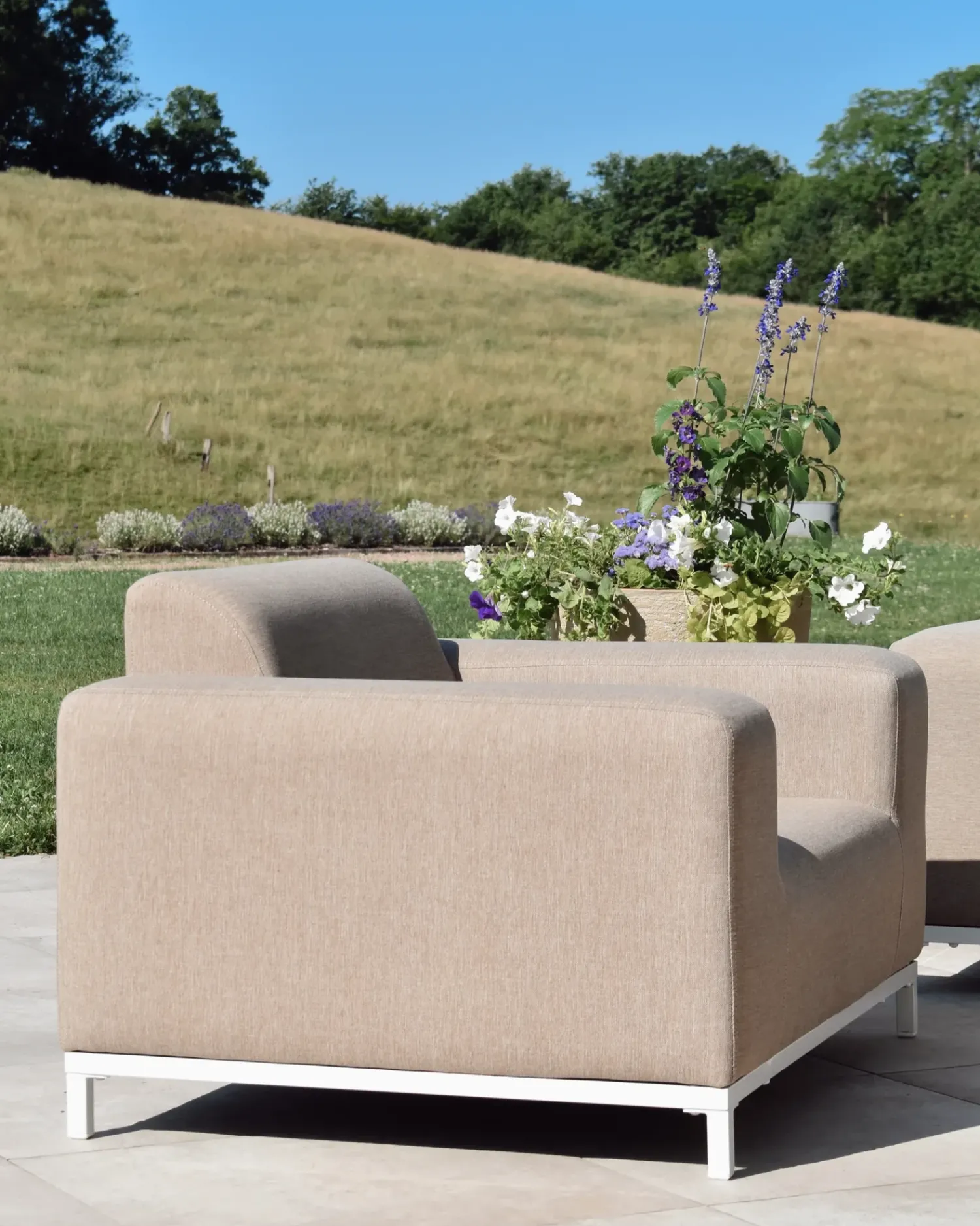 Discount Beliani Set da giardino con tavolo 5 posti ROVIGO Beige Bianco Beige