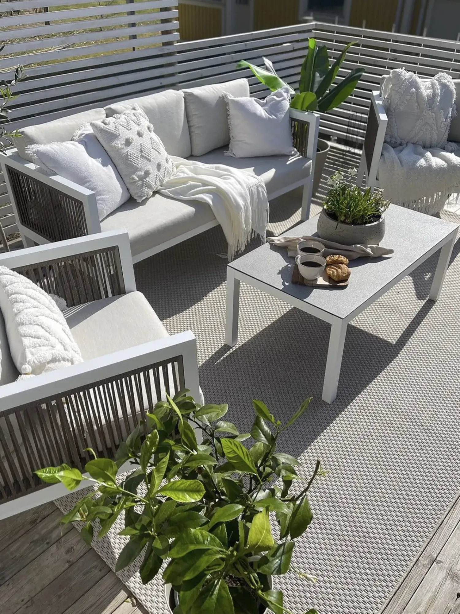 New Beliani Set da giardino con tavolo 5 posti BORELLO Metallo Bianco Bianco Beige Marrone