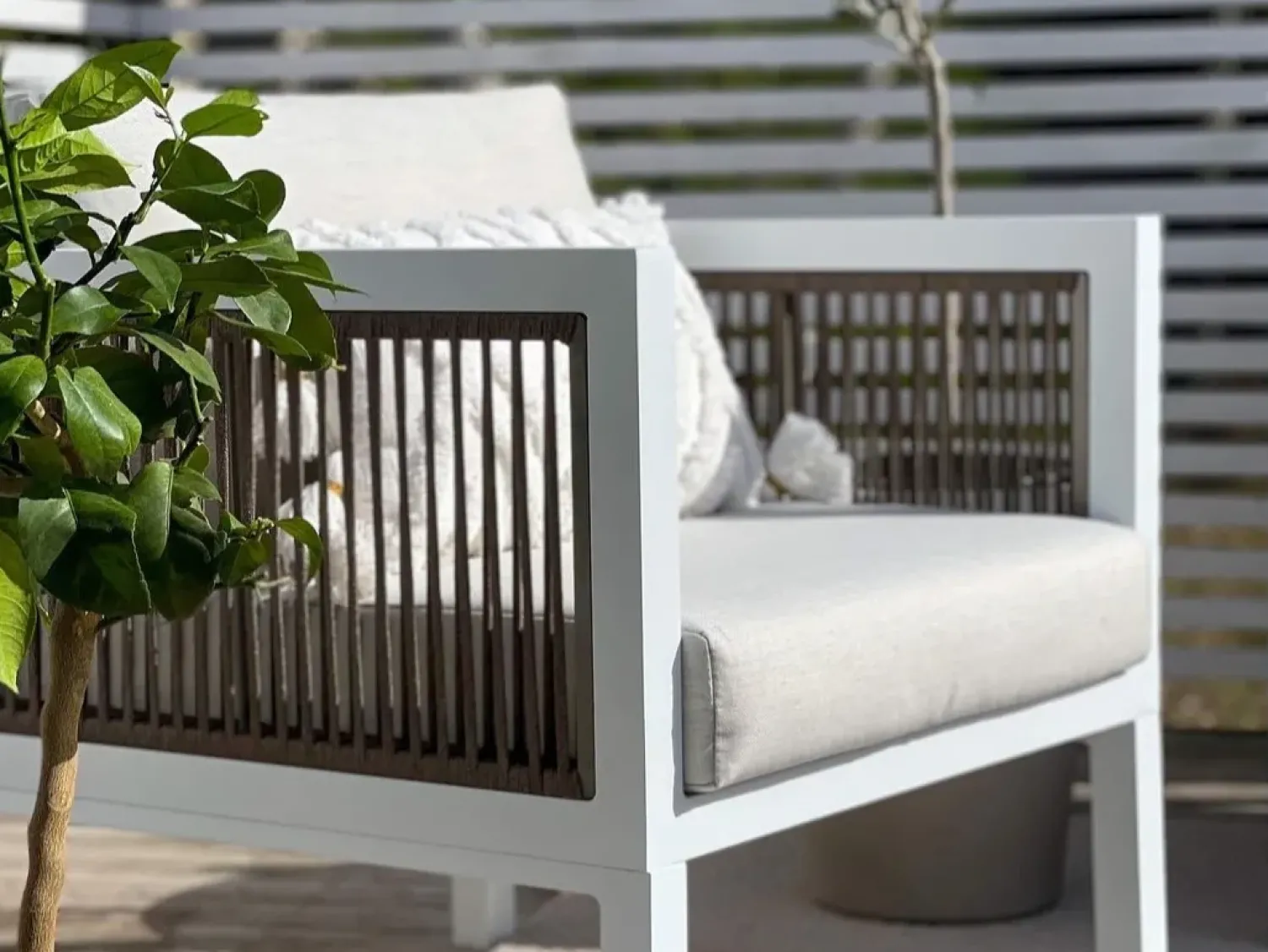 New Beliani Set da giardino con tavolo 5 posti BORELLO Metallo Bianco Bianco Beige Marrone