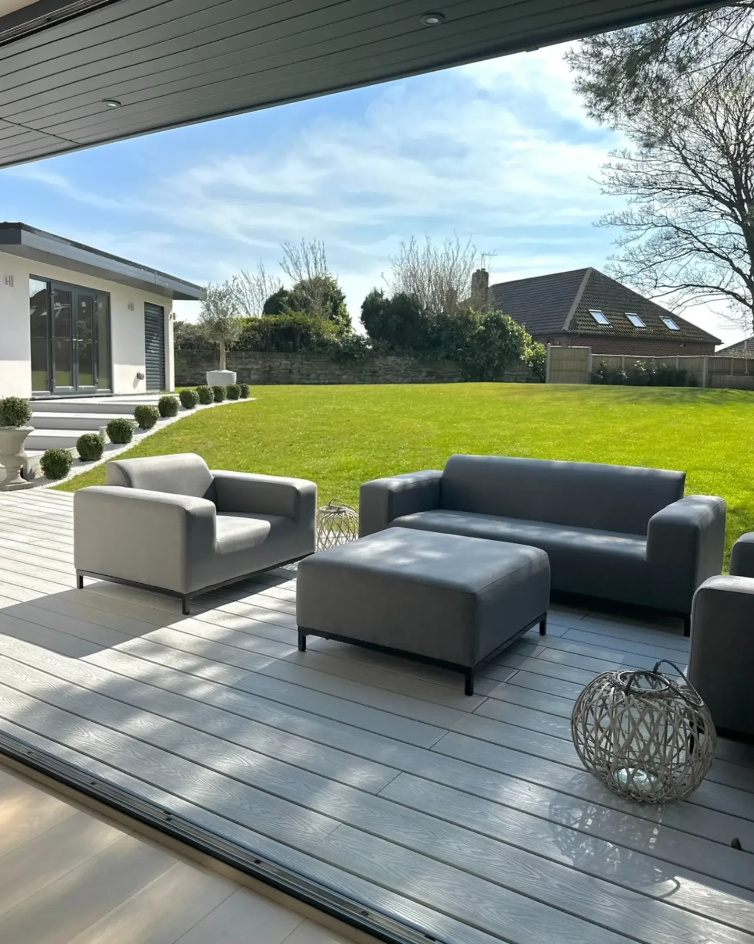Sale Beliani Set da giardino con tavolo 5 posti ROVIGO Grigio Grigio Nero