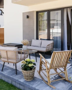 Online Beliani Set da giardino con tavolo 4 posti CORINTH II Rattan sintetico (PE) Naturale Marrone Grigio Nero