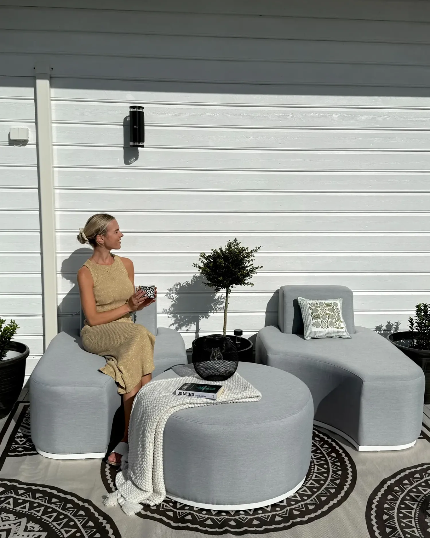 Online Beliani Set da giardino con tavolo 2 posti FABRO Modulare chiaro Grigio
