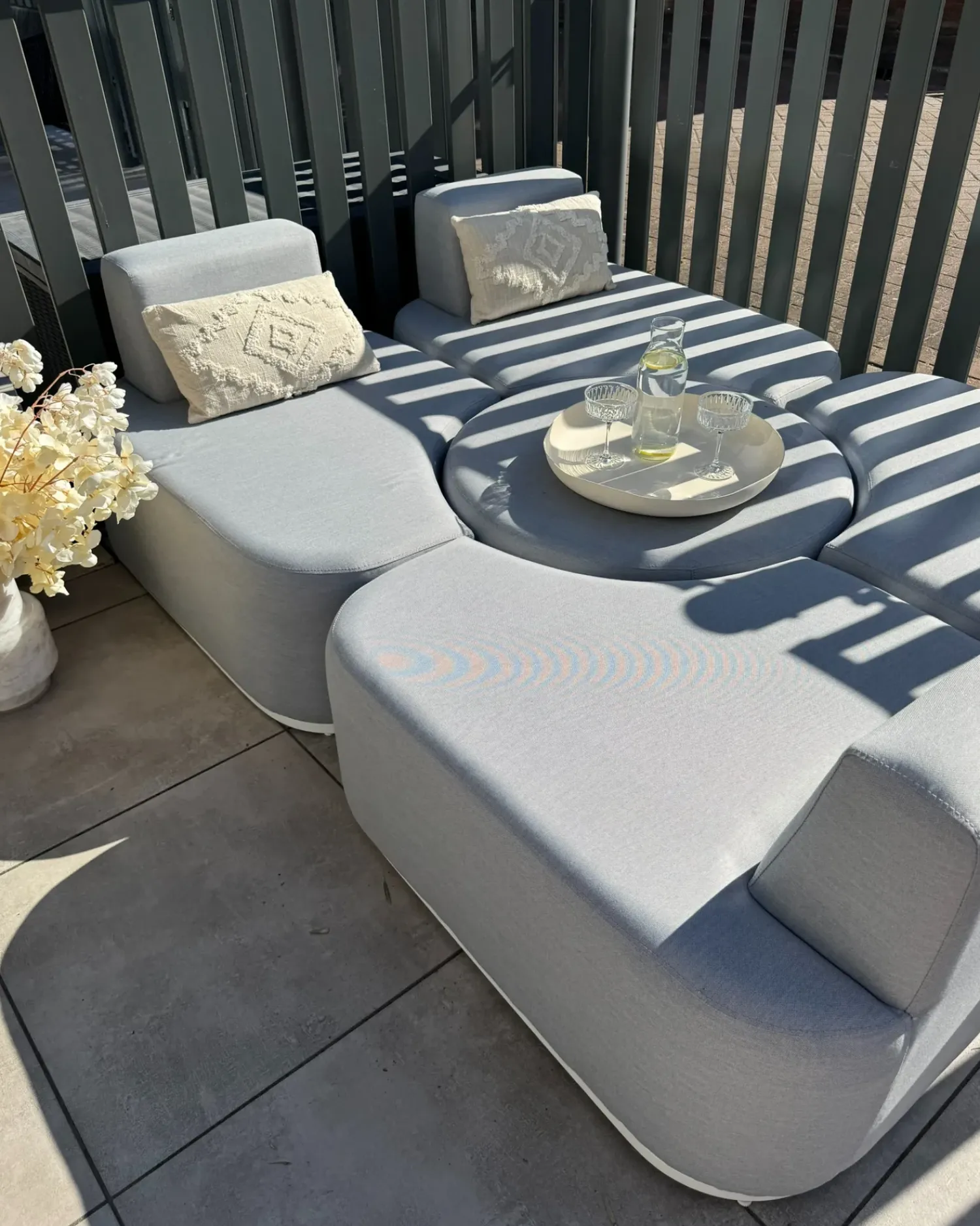 Hot Beliani Set da giardino con tavolo 4 posti FABRO Modulare chiaro Grigio