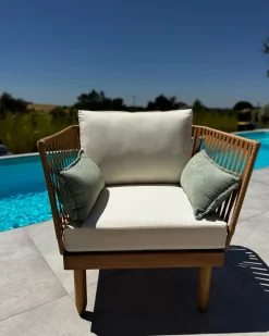 Beliani Set da giardino con tavolo 4 posti CREMONA Legno d'acacia Bianco sporco Bianco Marrone