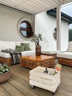 Clearance Beliani Set da giardino con tavolo 4 posti VARALLO Modulare Rattan Naturale Bianco Naturale