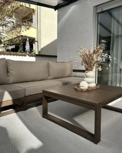 Outlet Beliani Set da giardino con tavolo 5 posti TIMOR Modulare Legno di acacia certificato Marrone scuro Beige Grigio Marrone