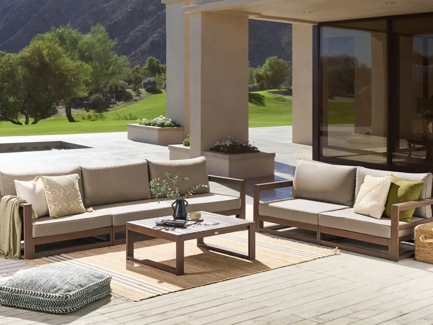 Outlet Beliani Set da giardino con tavolo 5 posti TIMOR Modulare Legno di acacia certificato Marrone scuro Beige Grigio Marrone