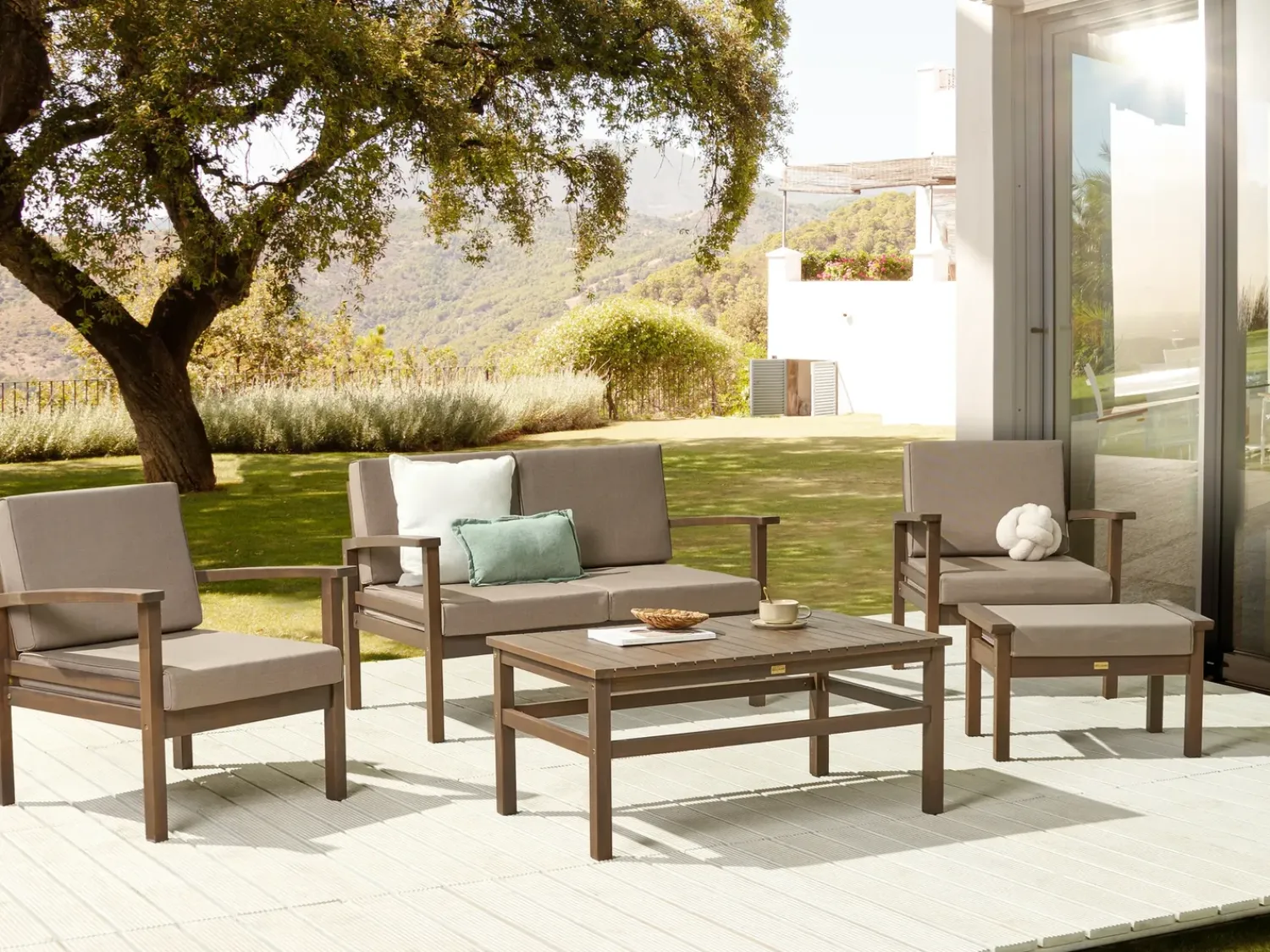 Beliani Set da giardino con tavolo 4 posti MANILA Marrone scuro Marrone Grigio