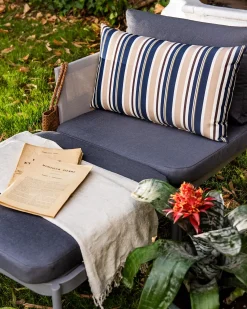 Outlet Beliani Set da giardino con tavolo 2 posti TERRACINA Metallo chiaro Grigio