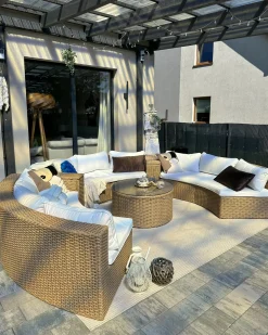 Outlet Beliani Set da giardino con tavolo 9 posti SEVERO Rattan sintetico (PE) Beige sabbia Bianco Beige