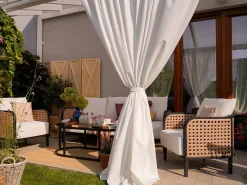 Sale Beliani Set da giardino con tavolo 5 posti MONTEFALCO Metallo Bianco Bianco Nero