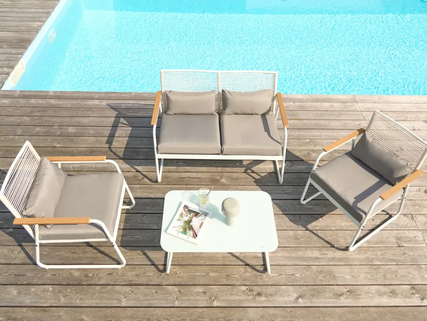 Clearance Beliani Set da giardino con tavolo 4 posti POMONTE Metallo Bianco Bianco Grigio