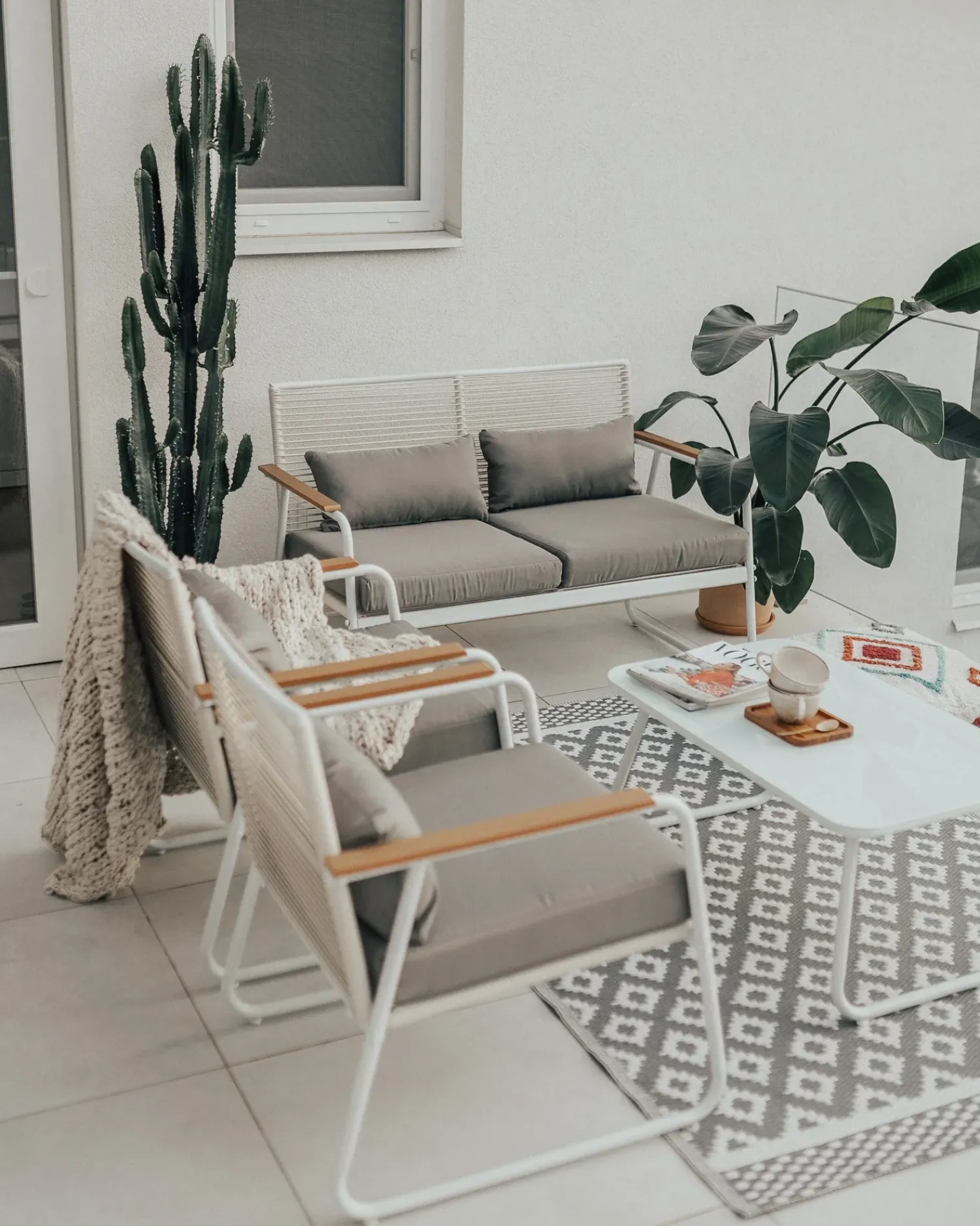 Clearance Beliani Set da giardino con tavolo 4 posti POMONTE Metallo Bianco Bianco Grigio
