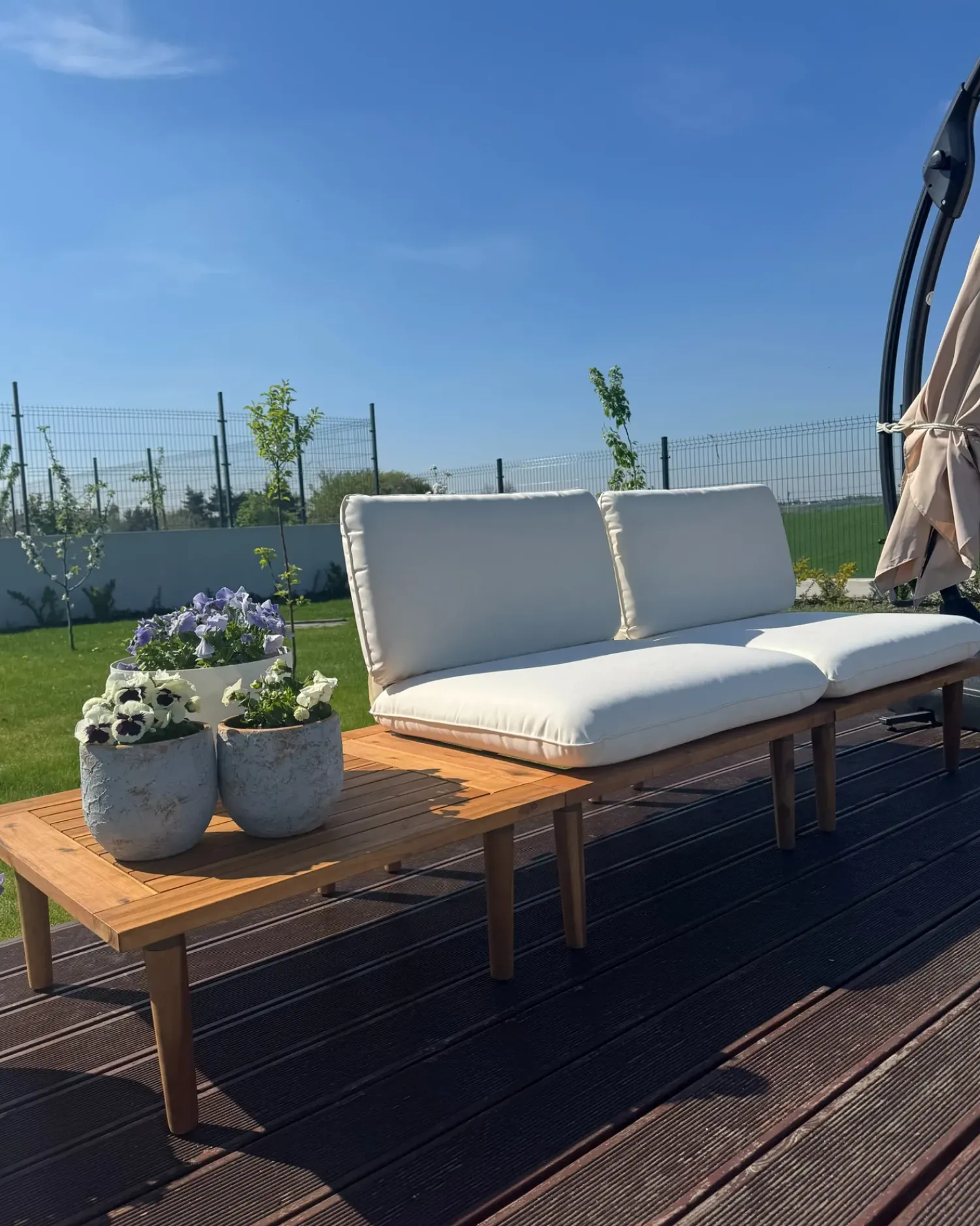 Sale Beliani Set da giardino con tavolo 4 posti FRASCATI Modulare Legno di acacia certificato Bianco sporco Bianco Marrone