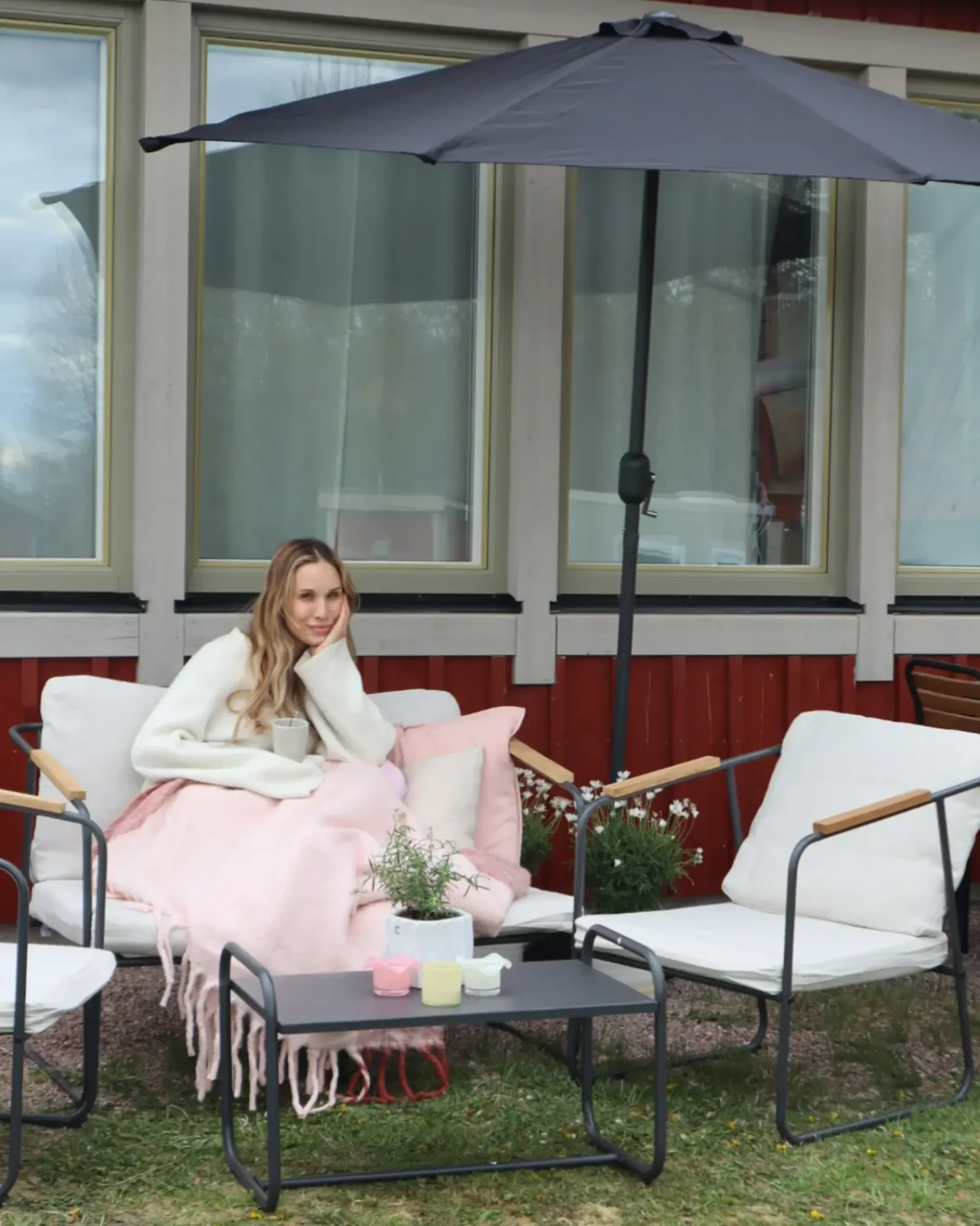 Sale Beliani Set da giardino con tavolo 4 posti VEZZANA Metallo Beige chiaro Beige Marrone Nero