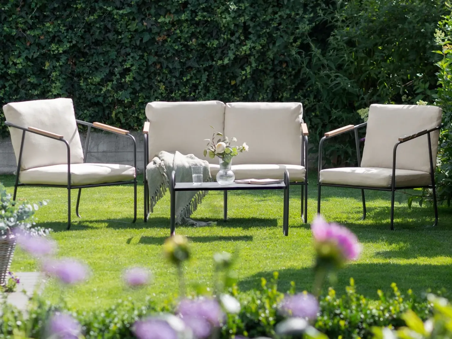 Sale Beliani Set da giardino con tavolo 4 posti VEZZANA Metallo Beige chiaro Beige Marrone Nero