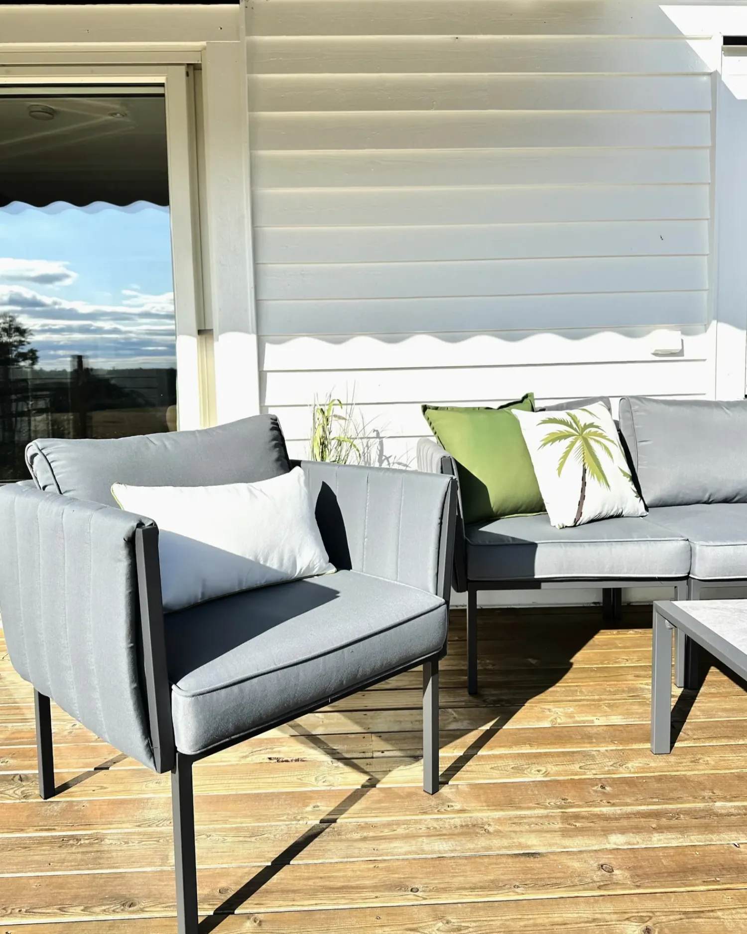 Discount Beliani Set da giardino con tavolo 5 posti SKALA Metallo scuro Grigio