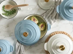 Clearance Beliani Set da 7 pezzi in ghisa FERRANO Azzurro Blu Bianco Blu Oro