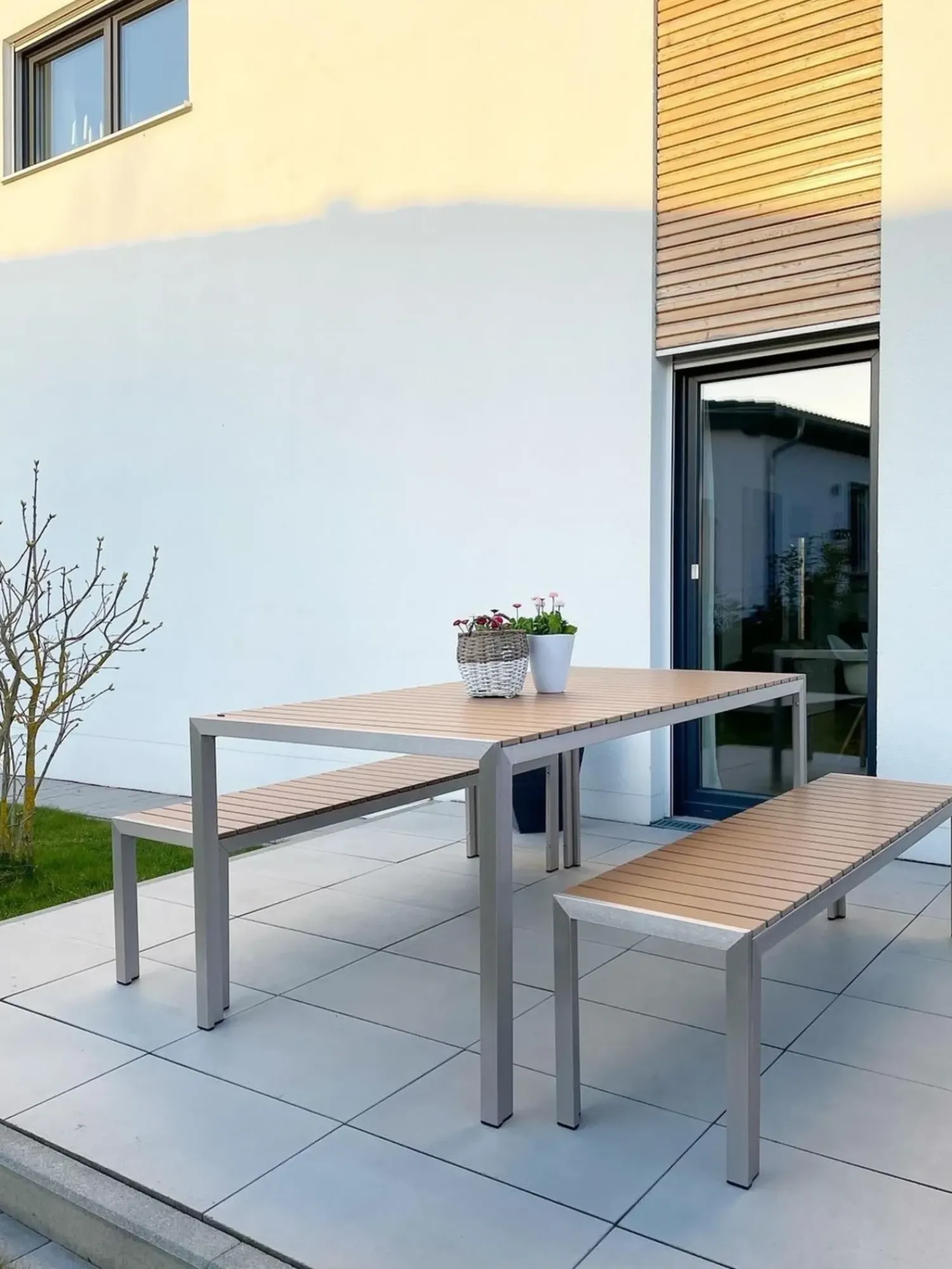 Beliani Set da pranzo da giardino con panche 6 posti NARDO Marrone Argento Marrone