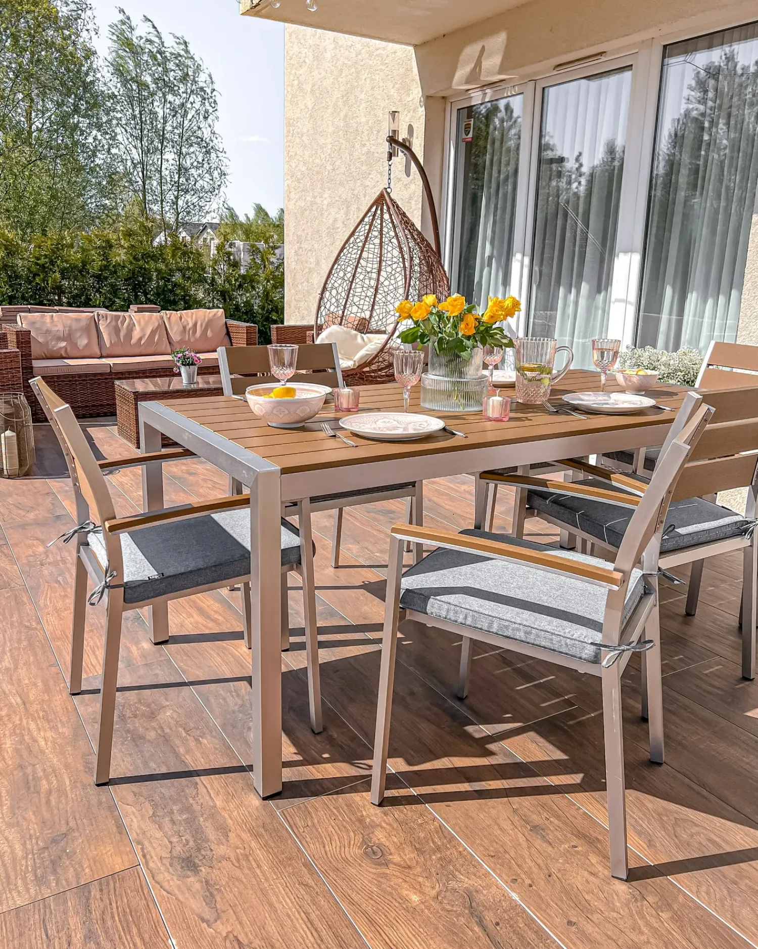 Outlet Beliani Set da pranzo da giardino 6 posti VERNIO Marrone Marrone Argento