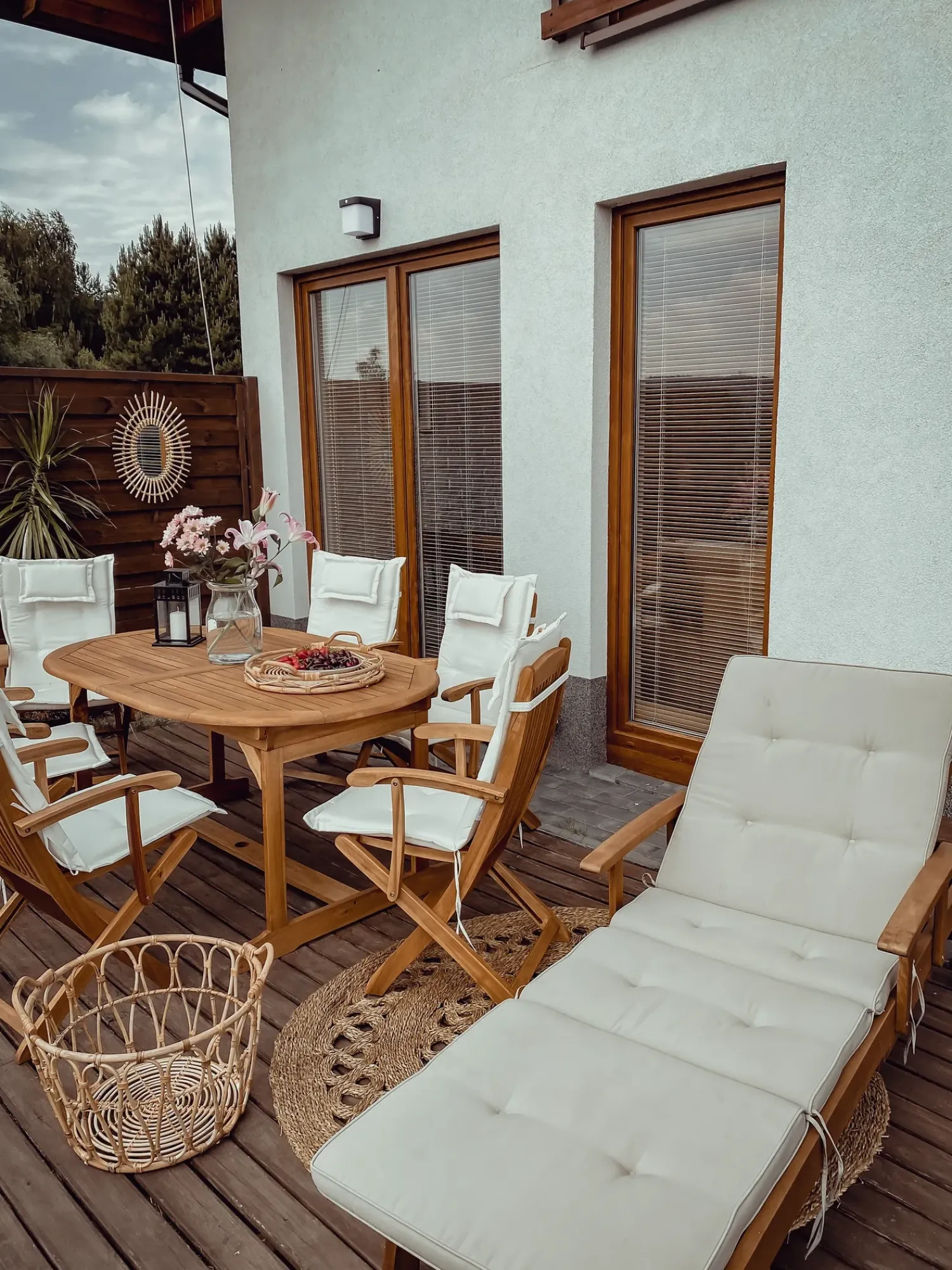 Discount Beliani Set da pranzo da giardino 8 posti MAUI con cuscini Legno d'acacia Bianco sporco Bianco Marrone
