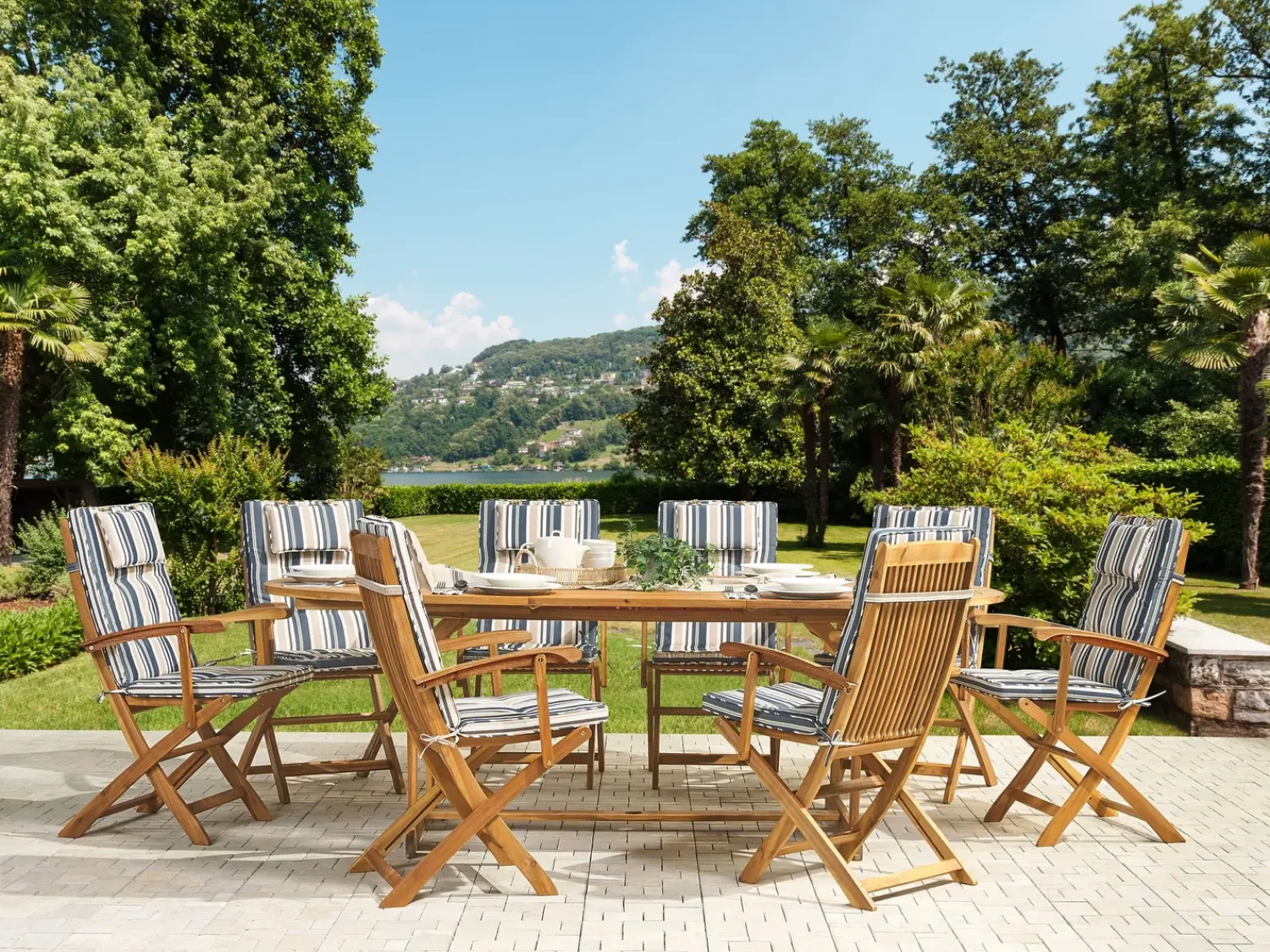 Online Beliani Set da pranzo da giardino 8 posti MAUI con cuscini Legno d'acacia Multicolore Beige Blu Marrone Multicolore