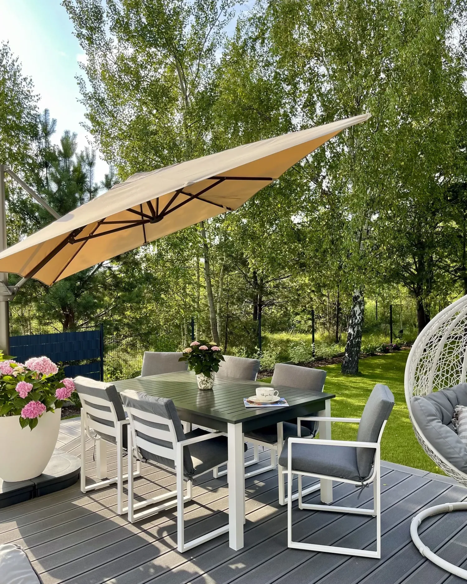 Online Beliani Set da pranzo da giardino 6 posti PANCOLE con cuscini Metallo Grigio Bianco Grigio