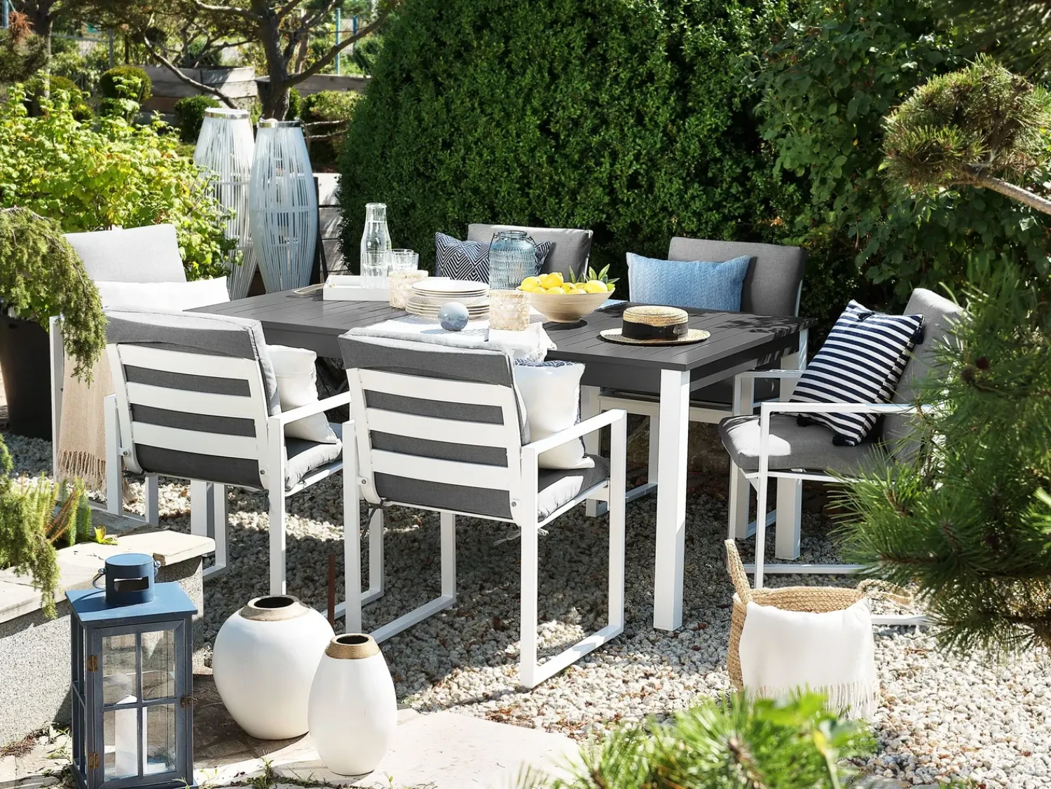 Online Beliani Set da pranzo da giardino 6 posti PANCOLE con cuscini Metallo Grigio Bianco Grigio