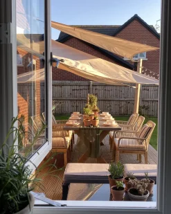Discount Beliani Set da pranzo da giardino 6 posti OLBIA con cuscini Beige Beige Marrone Grigio