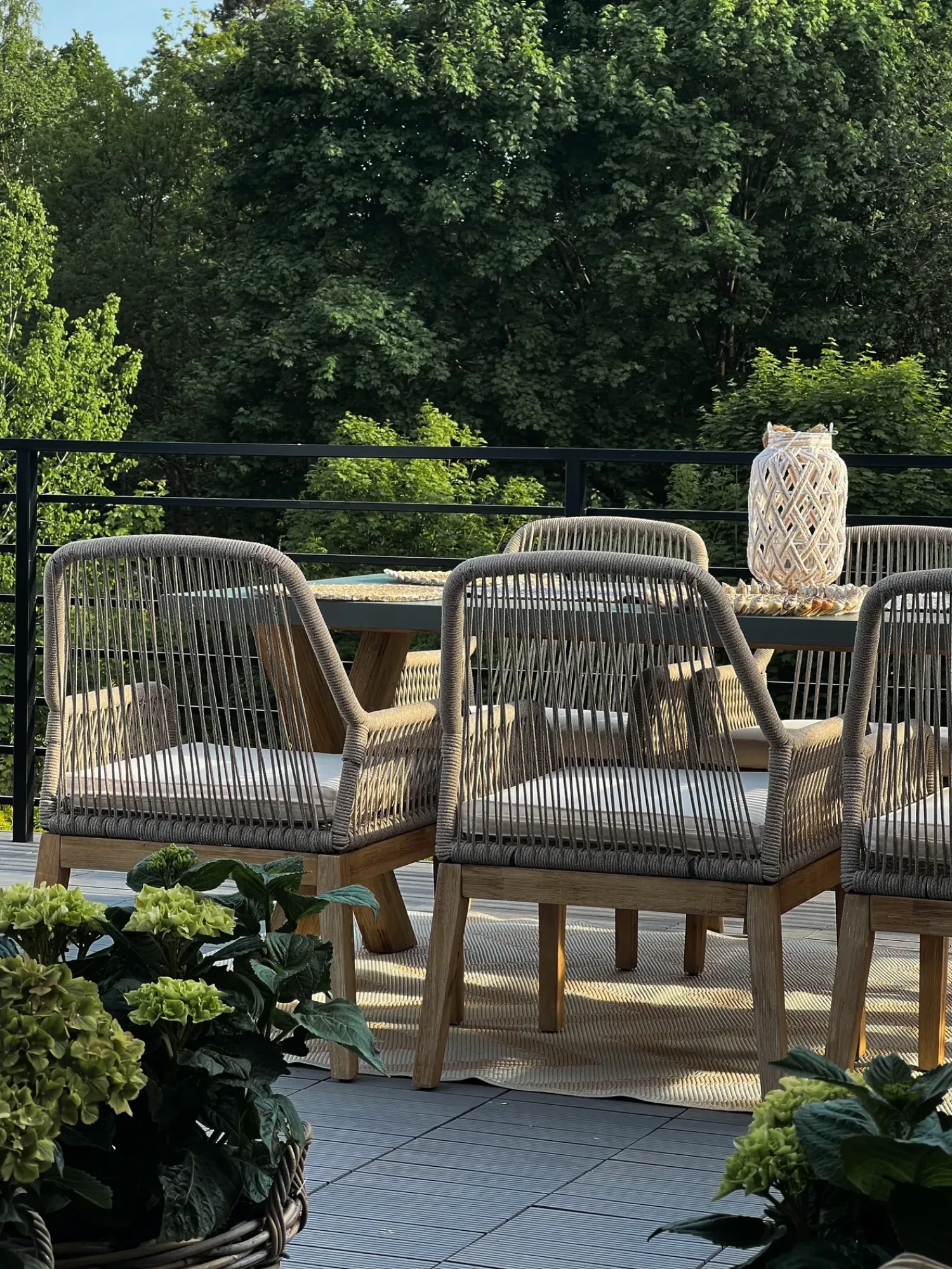 Discount Beliani Set da pranzo da giardino 6 posti OLBIA con cuscini Beige Beige Marrone Grigio
