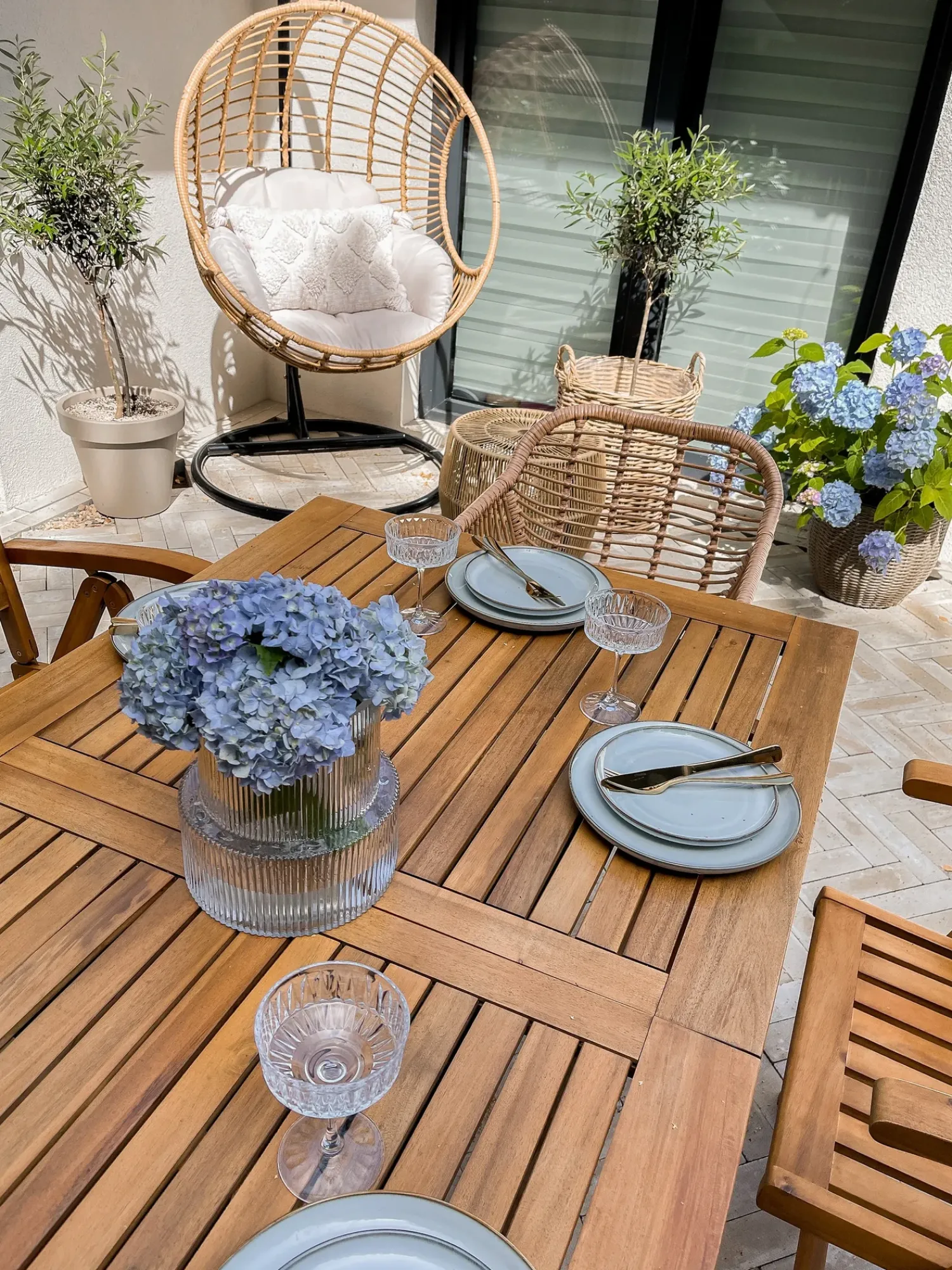 Best Beliani Set da pranzo da giardino 6 posti JAVA Legno d'acacia chiaro Marrone
