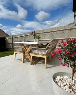 Clearance Beliani Set da pranzo da giardino 6 posti OLBIA con cuscini Beige Bianco Beige Marrone