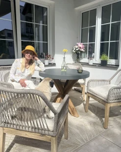 Best Beliani Set da pranzo da giardino 4 posti OLBIA con cuscini Cemento Beige Beige Marrone Grigio