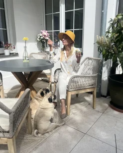 Best Beliani Set da pranzo da giardino 4 posti OLBIA con cuscini Cemento Beige Beige Marrone Grigio