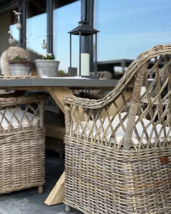 Discount Beliani Set da pranzo da giardino 6 posti MAROS/OLBIA con cuscini Cemento Marrone chiaro Bianco Beige Naturale Marrone Grigio