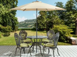 Outlet Beliani Set da pranzo da giardino 4 posti SAPRI con Ombrellone (16 opzioni) Metallo Marrone scuro Beige Verde Marrone